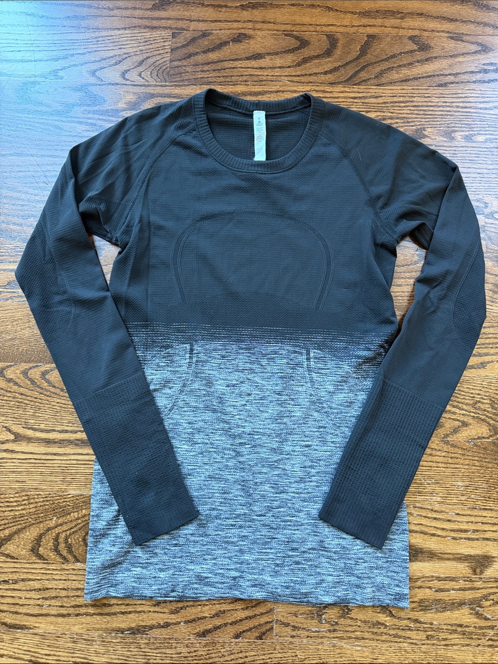 lululemon athletica Two-Tone Seamless Long Sleeve Top - Black & Gray
